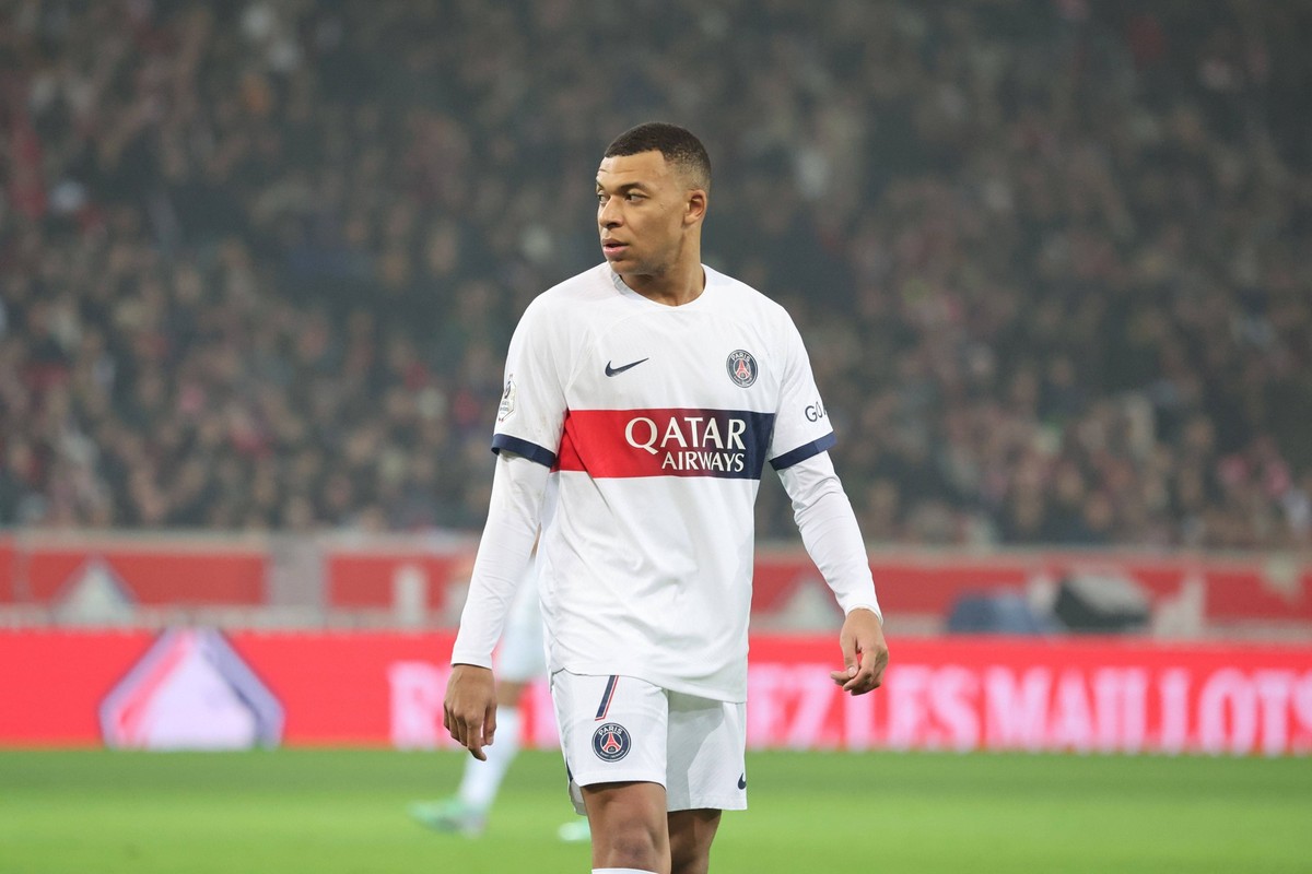 Kylian MBAPPE PSG lors du match LOSC LILLE vs PARIS SAINT-GERMAIN, Ligue 1, Decathlon Arena stade Pierre Mauroy, le 17 dÃ cembre 2023 FOOTBALL : LOSC LILLE vs PARIS SAINT-GERMAIN - LIGUE 1 - 17/12/202 ...