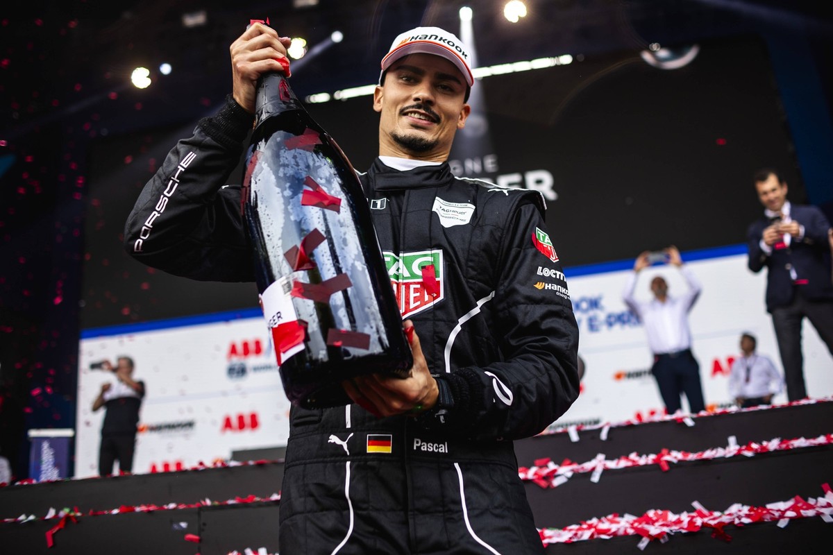 WEHRLEIN Pascal ger, TAG HEUER Porsche Formula E Team, Porsche 99X Electric, podium, portrait during the 2024 Hankook Mexico City ePrix, 1st meeting of the 2023-24 ABB FIA Formula E World Championship ...
