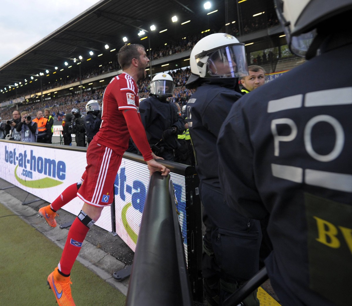 Sein letztes Spiel für den HSV bestritt van der Vaart beim Relegationssieg 2015 in Karlsruhe.