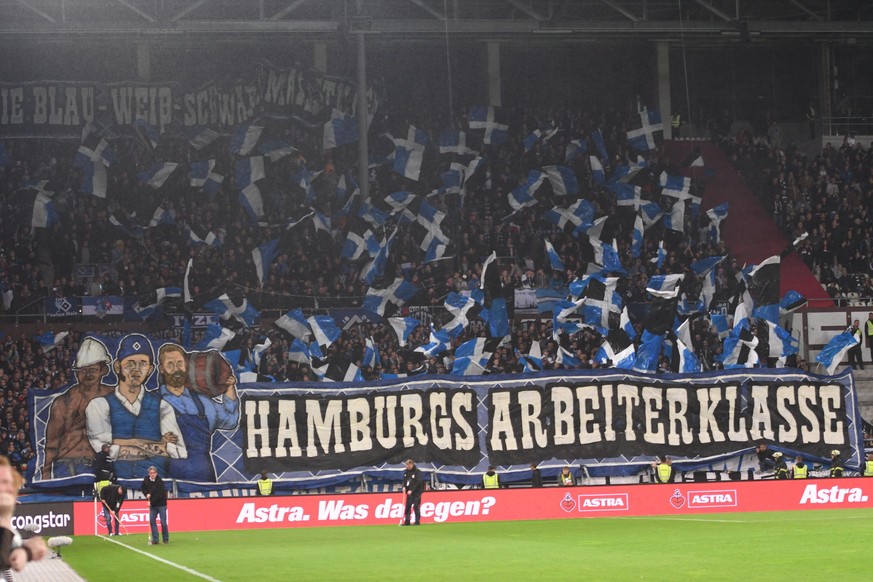GER; 2. FBL, FC St. Pauli vs Hamburger SV / 16.09.2019, GER; 2. FBL, FC St. Pauli vs Hamburger SV ,DFL REGULATIONS PROHIBIT ANY USE OF PHOTOGRAPHS AS IMAGE SEQUENCES AND/OR QUASI-VIDEO, im Bild die Fa ...
