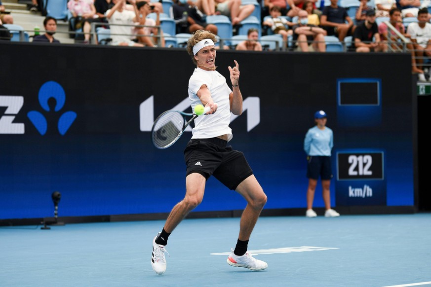 SYDNEY, AUSTRALIA - JANUARY 04: Alexander Zverev of Germany plays a forehand during the ATP, Tennis Herren Cup Tennis match between Alexander Zverev of Germany and Taylor Fritz of USA at Ken Rosewall  ...