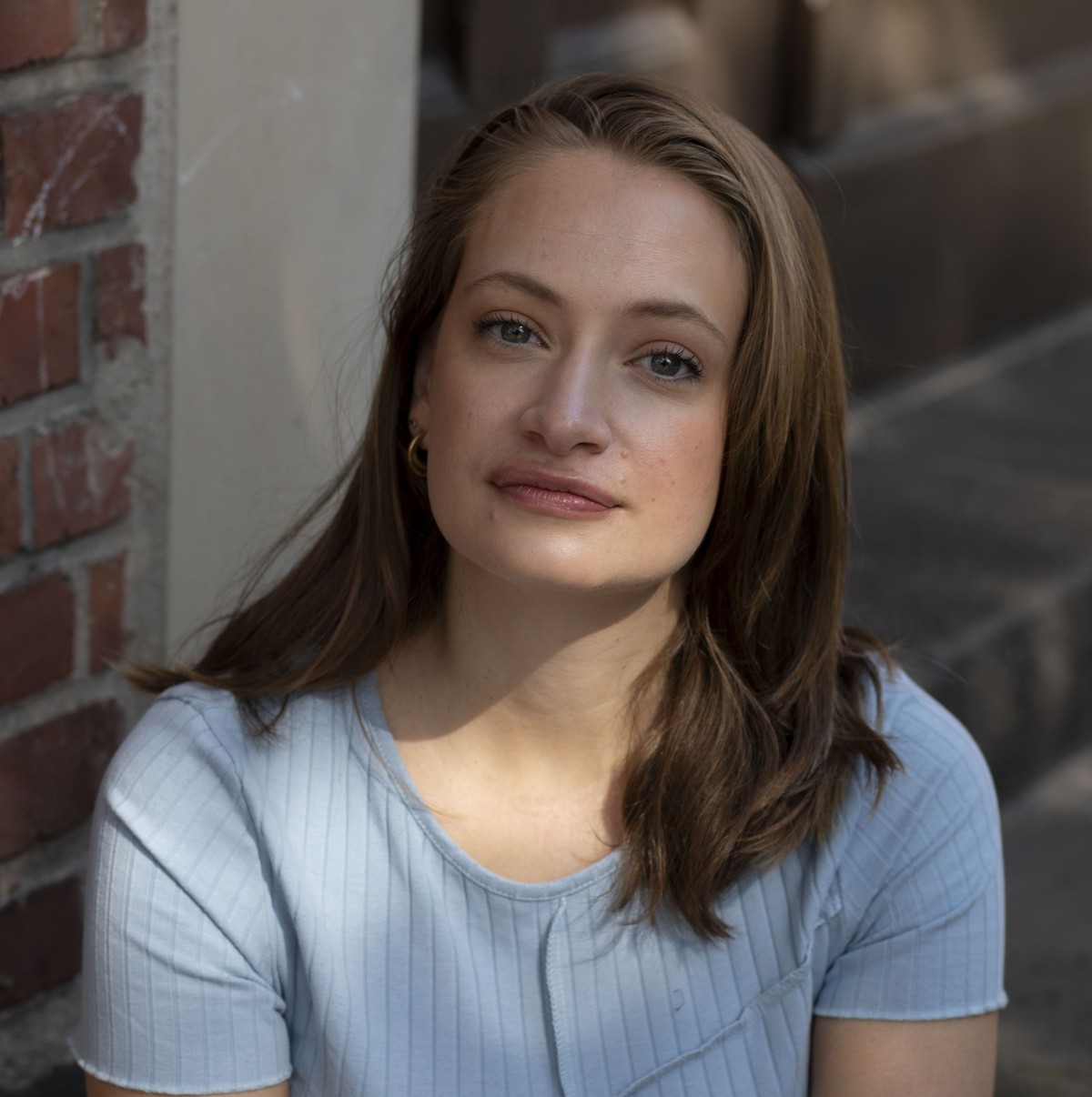 Alina Kuhl ist feministische Aktivistin und teilt ihr Wissen auf Social Media, ihren Talkrunden und in ihrem Podcast.