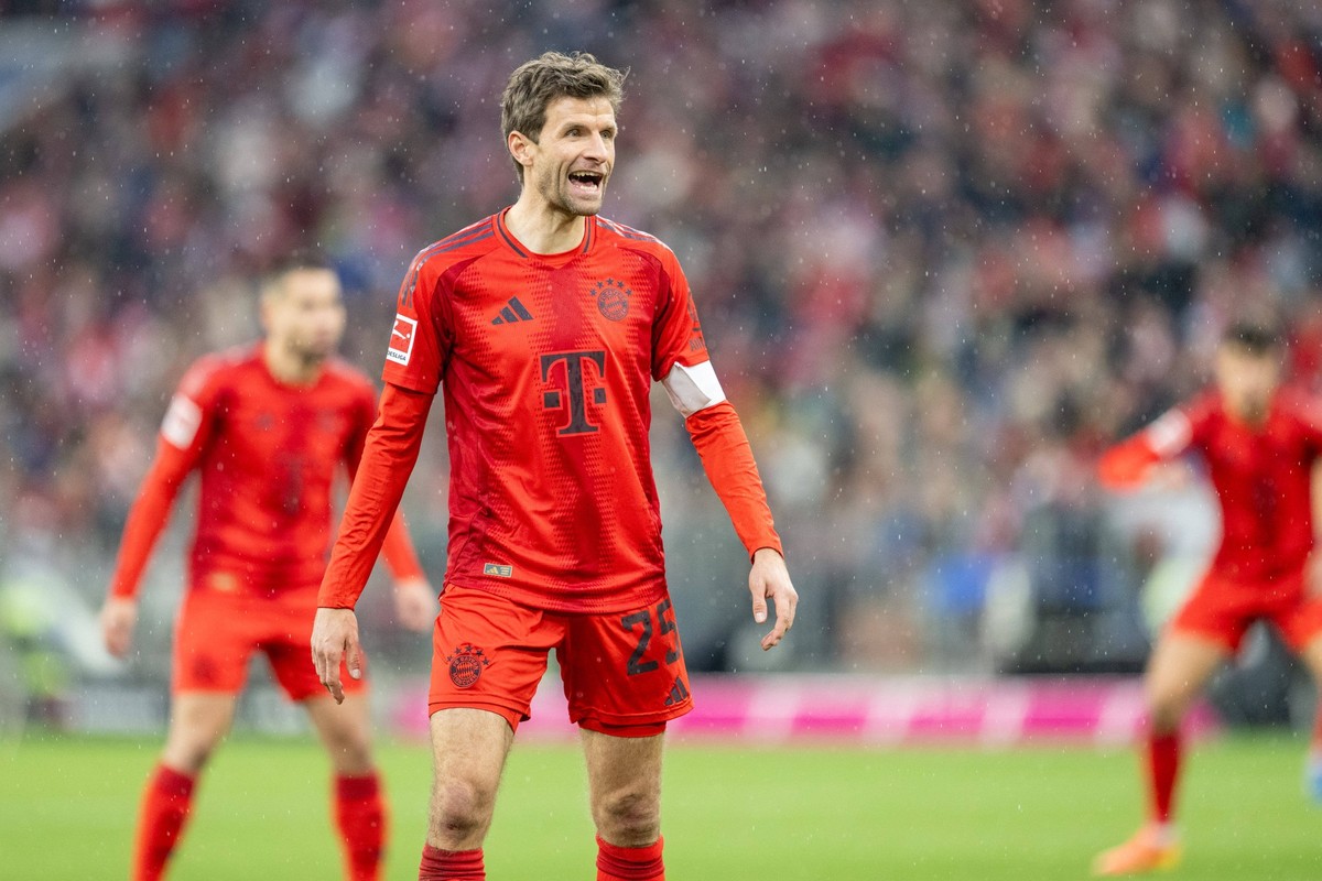 Thomas Mueller 25 FC Bayern Muenchen, FC Bayern Muenchen vs. 1. FC Heidenheim 1846, Fussball, Bundesliga, 13. Spieltag, 07.12.2024 DFB regulations prohibit any use of photographs as image sequences an ...