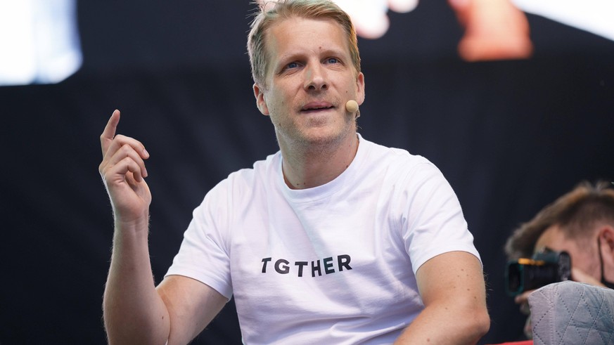 Oliver Pocher mit dem Programm Die Pochers hier live im Kulturgarten in der Bonner Rheinaue. Das Bonn Live Kulturgarten Open Air Festival 2020 ist Europas erstes Open Air Festival unter Corona-Auflage ...