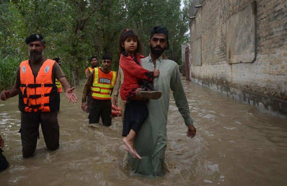 Torrential rains and storms cause flooding in Pakistan Torrential rains and storms cause flooding in Pakistan. Downpours and severe storms affected life in the Dagai Mukaram Khan region, near the city ...