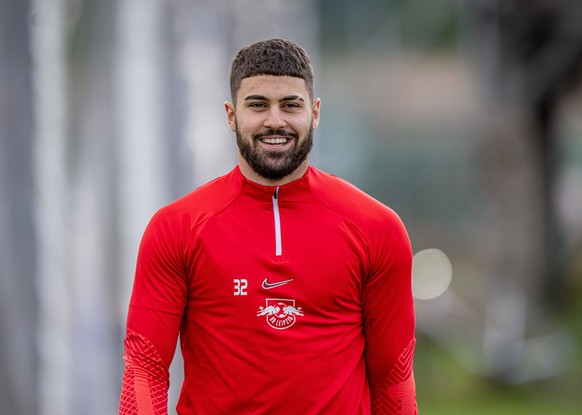 Leipzigs Josko Gvardiol beim Training. Trainingslager RB Leipzig am 11. Juli 2022. Sportplatz Aigen im Ennstal, Oesterreich. Training RB Leipzig *** Leipzigs Josko Gvardiol at training camp RB Leipzig ...