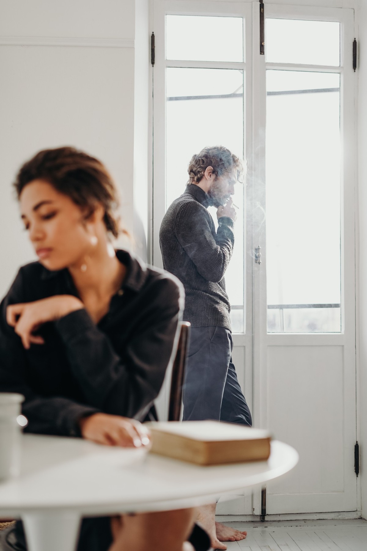 couple enttäuscht streit