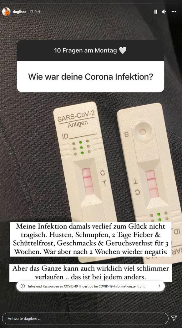 Youtuberin zeigt ihre positiven Corona-Tests.