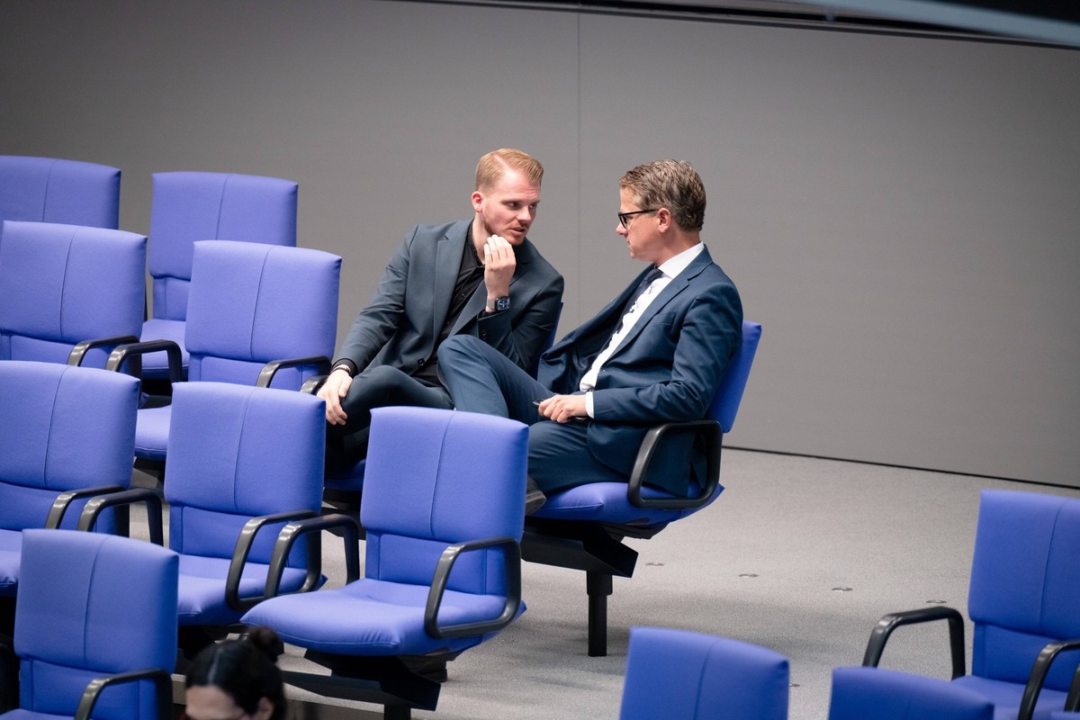 Sitzung, Bundestag, Tim Klüssendorf, SPD, Carsten Linnemann, CDU, Generalsekretär Sitzung, Bundestag, Tim Klüssendorf, SPD, Carsten Linnemann, CDU, Generalsekretär Berlin Berlin GER *** Session, Bunde ...