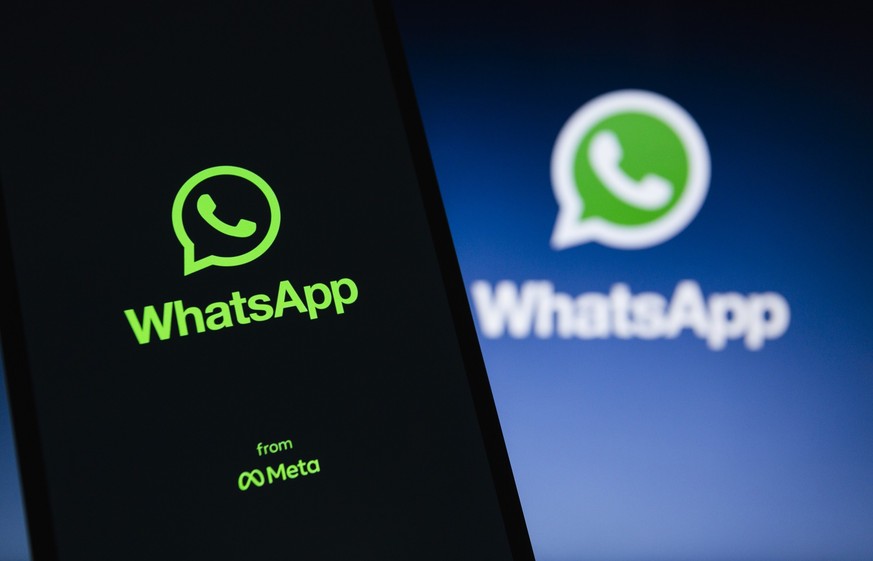 25.10.2022, Paraguay, Asunción: Das Icon der App Whatsapp ist auf einem Smartphone zu sehen. Bei Whatsapp waren am 25.10.2022 weitreichende technische Störungen aufgetreten. Foto: Andre M. Chang/ZUMA  ...