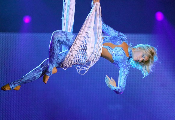 Helene Fischer ist für ihre akrobatischen Bühnenshows bekannt.