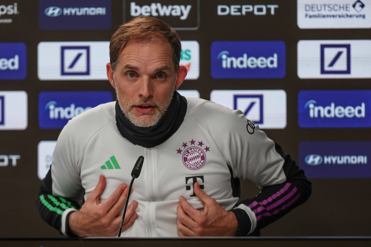 1. Bundesliga - Eintracht Frankfurt - FC Bayern M�nchen am 09.12.2023 im Deutsche Bank Park in Frankfurt Trainer Thomas Tuchel Muenchen bei der Pressekonferenz *** 1 Bundesliga Eintracht Frankfurt FC  ...