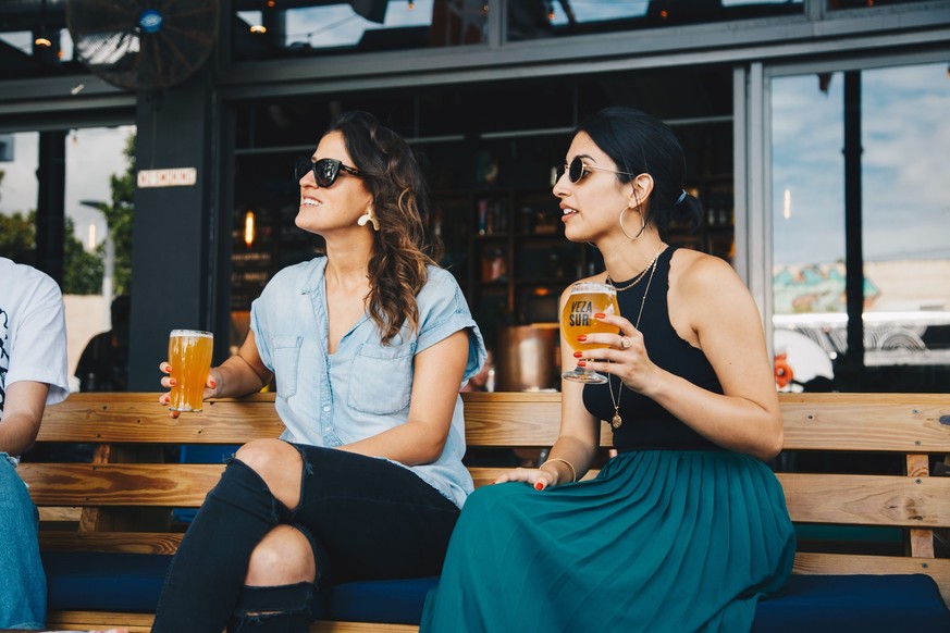 Wo man am besten für einen entspannten Drink nach einem aufregenden Touri-Tag geht, wissen die Einheimischen der Stadt meist am besten.