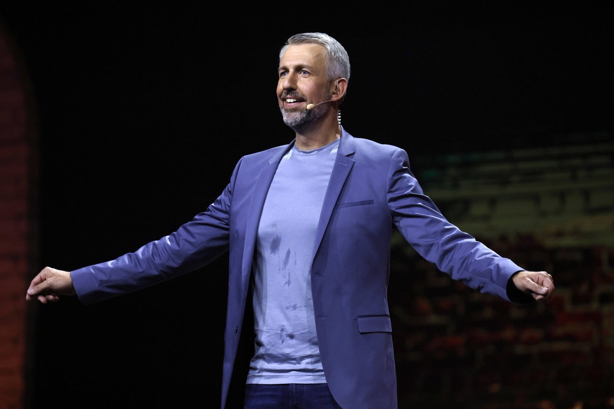 Moderator Sebastian Pufpaff bei der Aufzeichnung der Sonderausgabe der Prosieben Fernsehsendung TV Total XXL in der Lanxess Arena. K�ln, 29.08.2024 NRW Deutschland *** Presenter Sebastian Pufpaff at t ...
