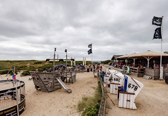 08.07.2022, Schleswig-Holstein, Rantum/Sylt: Wolken ziehen �ber die Sansibar. Hier soll Finanzminister Lindner (FDP) nach seiner kirchlichen Hochzeit am 09. Juli 2022 feiern. Lindner und seine Partner ...