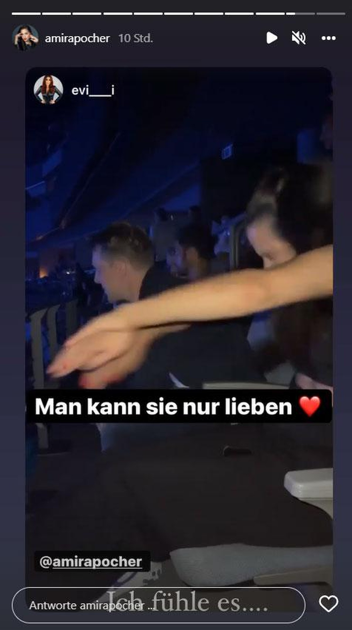 Amira Pocher eskaliert beim Konzert.