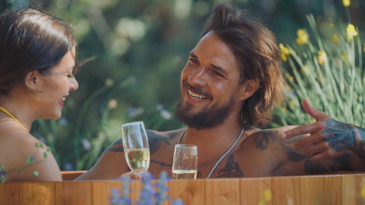 Bachelorette Maxime und Zico

Die Verwendung des sendungsbezogenen Materials ist nur mit dem Hinweis und Verlinkung auf TVNOW gestattet.