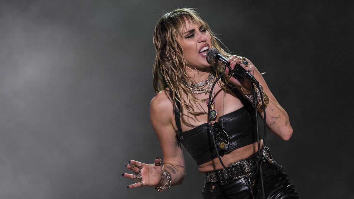 Verdensstjernen, Miley Cyrus, festede paa Roed Scene omkring midnat paa Tinderbox fredag den 28. juni 2019. BT og For Denmark only.. , Odense Denmark *** The World Star, Miley Cyrus, attached to the R ...