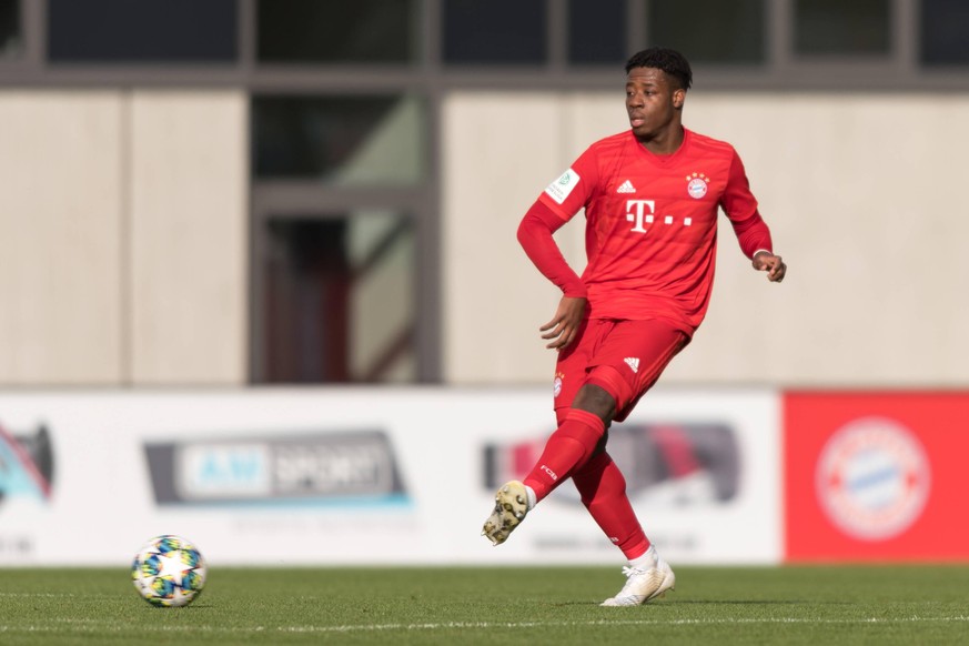 Fu�ball, UEFA Youth League, FC Bayern M�nchen - Olympiacos FC Im Bild Bright Akwo ARREY-MBI FC Bayern M�nchen, 4. M�nchen FC Bayern Campus Bayern Deutschland *** Football, UEFA Youth League, FC Bayern ...