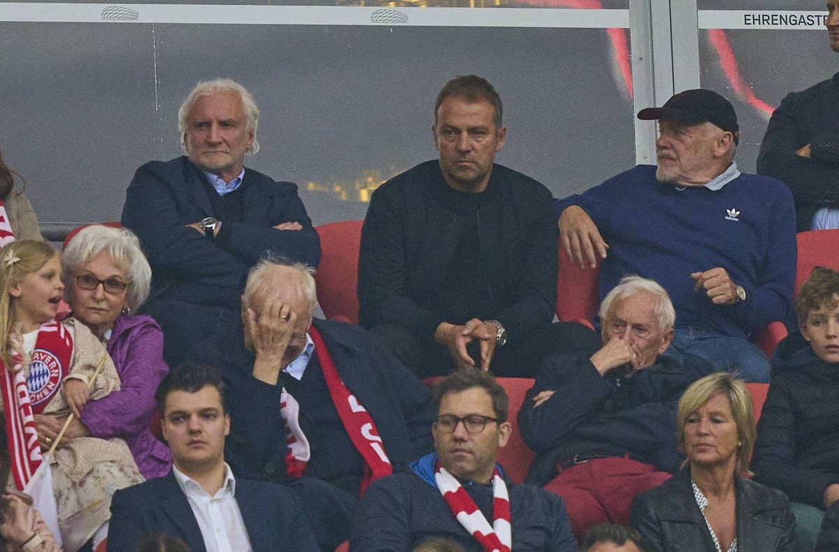 Rudi Völler DFB Sportdirektor, DFB headcoach Hans-Dieter Hansi Flick , Bundestrainer, Nationaltrainer, Hermann GERLAND, der Tiger FCB assistant coach, in the match FC BAYERN MUENCHEN - RB LEIPZIG 1-3  ...