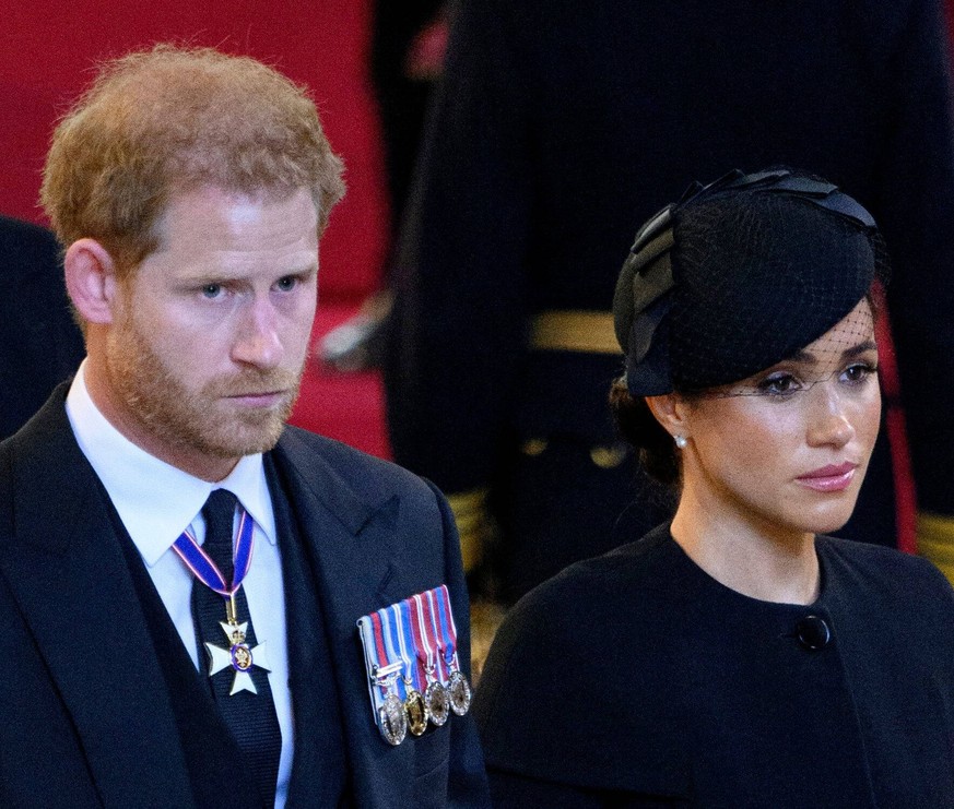 . 14/09/2022. London, United Kingdom.The coffin of Queen Elizabeth II at Westminster Hall in London accompanied by King Charles III and other members of the Royal Family, including Camilla, The Queen  ...