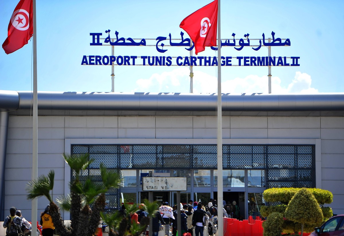 Departure Of African Immigrants From Tunisia Migrants arrive at Tunis-Carthage International airport on March 7, 2023 as they prepare to leave Tunis on a repatriation flight. - Tunisia s President Kai ...