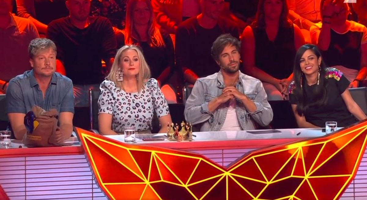 Die Juroren der vierten Folge "The Masked Singer" v. l. n. r.: Samu Haber, Ruth Moschner, Max Giesinger, Collien Ulmen-Fernandes
