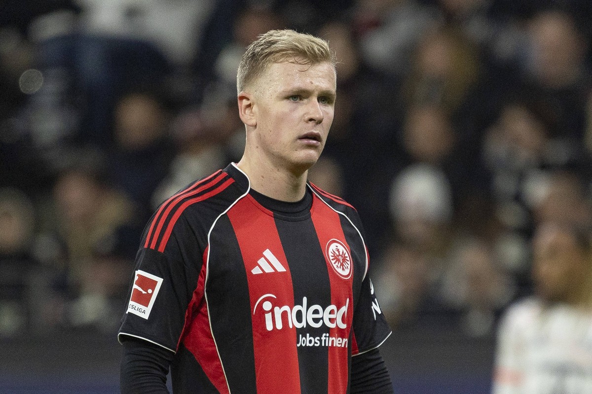 1. Fussball Bundesliga: Eintracht Frankfurt - FC Bayern M�nchen, 04.10.2025 Jonathan Burkardt Eintracht Frankfurt 9, Freisteller, Portrait / Portr�t, Eintracht Frankfurt - FC Bayern M�nchen, Frankfurt ...