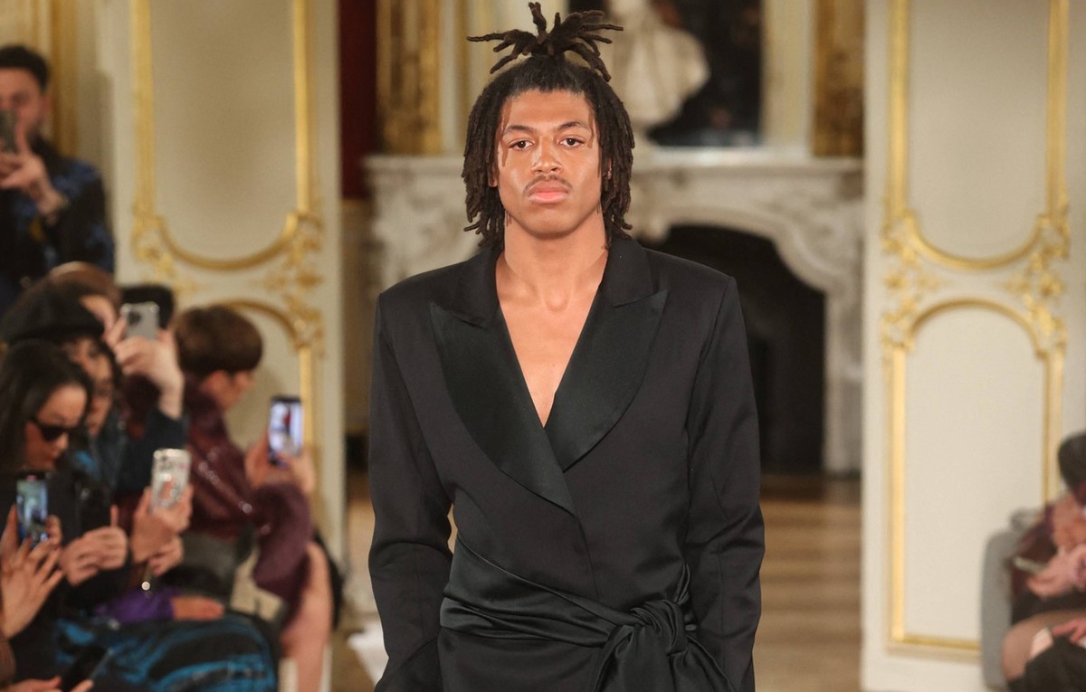 Entertainment Bilder des Tages PFW Henry Samuel Klum Henry Samuel Klum Son of Heidi Klum and Seal walks the runway during the Lena Erziak Women s Haute-Couture Spring/Summer 2025 show as part of Paris ...