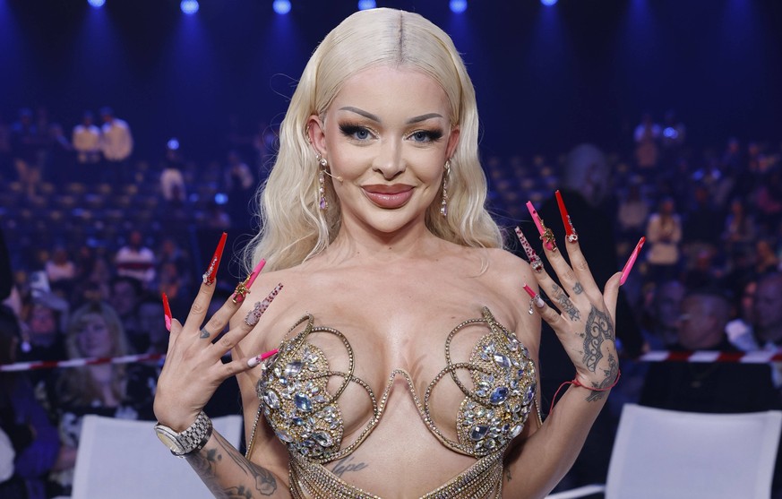 Rapperin Katja Krasavice im Finale der Castingshow Deutschland sucht den Superstar 20 . Die RTL-Castingshow Deutschland sucht den Superstar DSDS findet in diesem Jahr zum 20. Mal statt. Köln, 15.04.20 ...