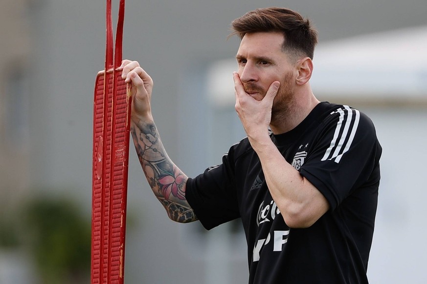 Lionel Messi attends a training session of Argentinian national soccer team at Argentine Football Association AFA training center in Ezeiza, some 37km from Buenos Aire, Argentina 09 November 2021. Arg ...