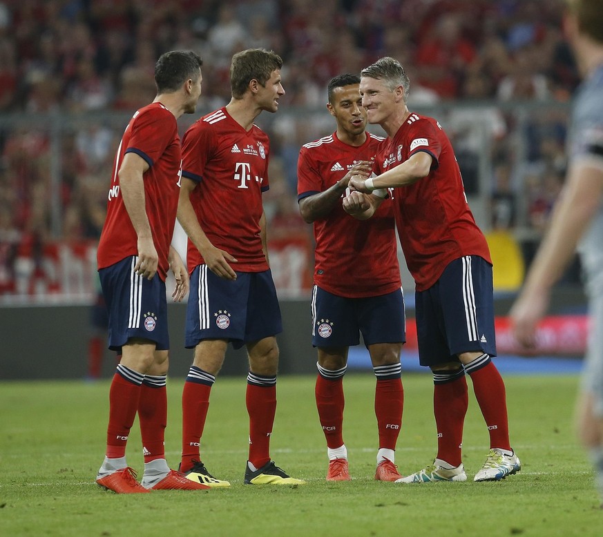 V.li. Robert Lewandowski (Bayern) , Thomas Müller (Bayern) , Thiago (Bayern) , Bastian Schweinsteiger . FC Bayern Muenchen-Chicago Fire . München, GER,28.08.2018, Abschiedsspiel Schweinsteiger 2018-20 ...