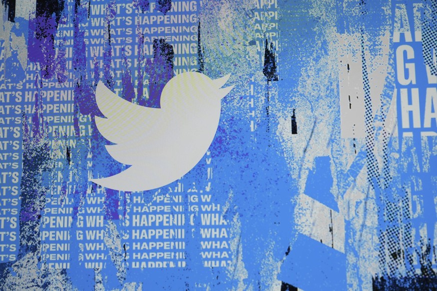 Logo des Kurznachrichtendienstes Twitter auf den Bildschirmen eines Computers. Der Vorstand von Twitter hat ein Angebot des Milliard