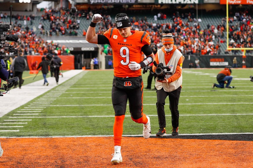 CINCINNATI, OH - JANUARY 02: Cincinnati Bengals quarterback Joe Burrow 9 runs off the field after the game against the Kansas City Chiefs and the Cincinnati Bengals on January 2, 2022, at Paul Brown S ...