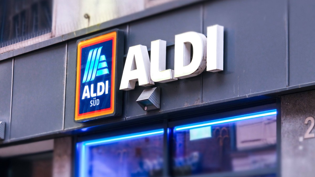 Düsseldorf 21.01.2023 Aldi Süd Lebensmitteldiscounter Supermarkt Düsseldorf Nordrhein-Westfalen Deutschland *** Düsseldorf 21 01 2023 Aldi Süd Food discounter Supermarket Düsseldorf North Rhine-Westph ...