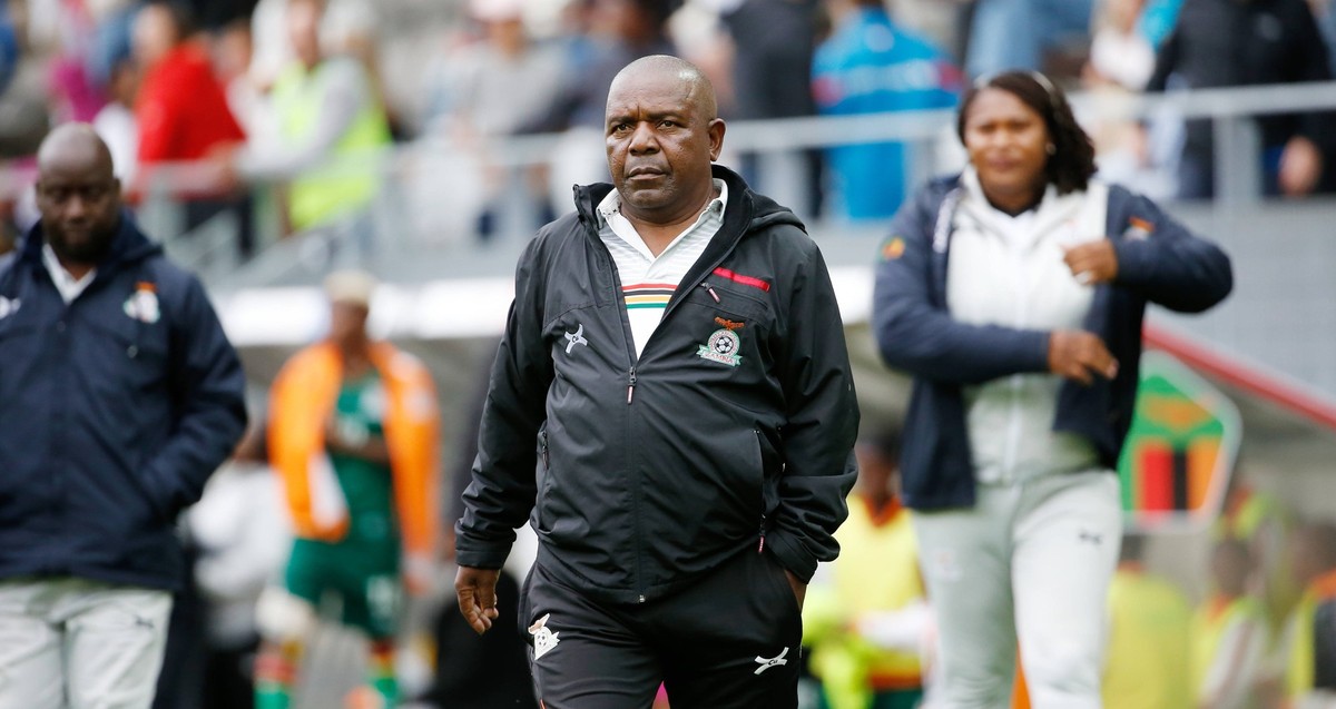Frauen Schweiz - Sambia Trainer Bruce Mwape Sambia 30.06. 2023 Tissot Arena Biel , SCHWEIZ , Saison 2023/2024 Frauen Freundschaftsspiel Schweiz - Sambia Trainer Bruce Mwape Sambia *** Women Switzerlan ...