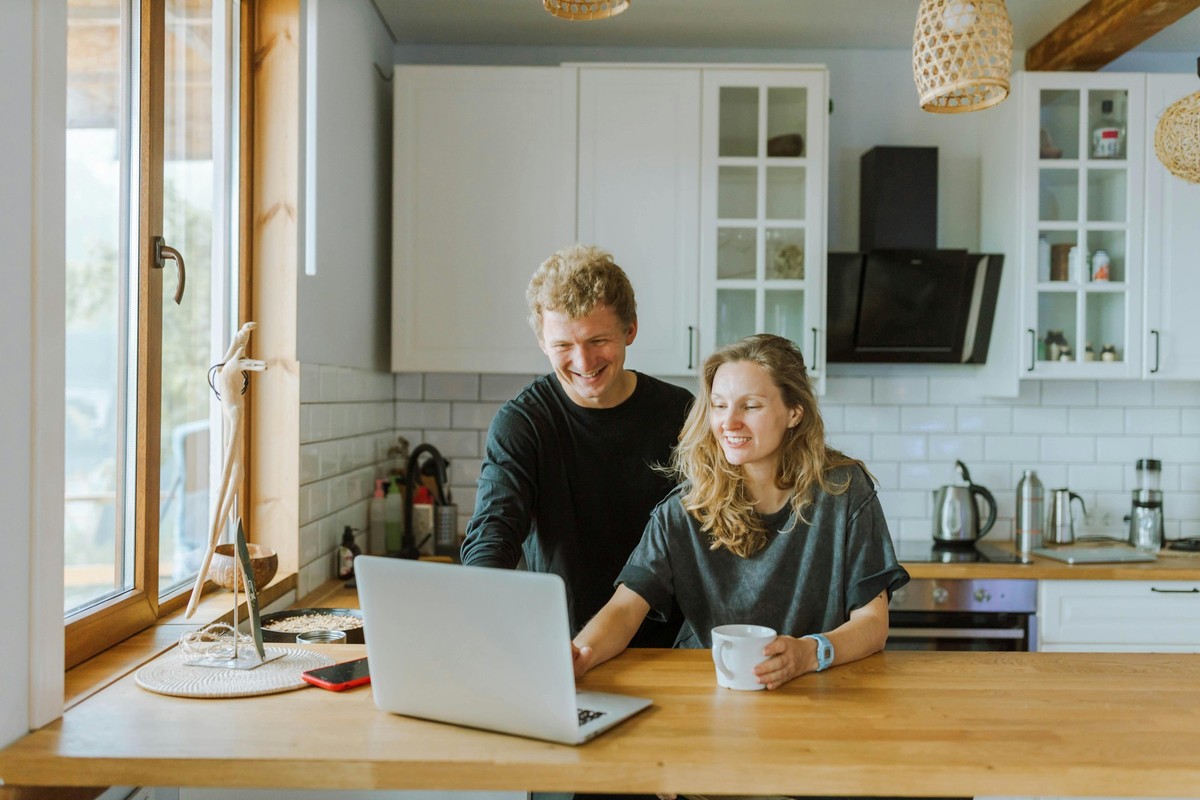 Workspace in der Küche, Haussegen gerade: Im Best Case sieht so das Hotel Mama als Erwachsener aus.
