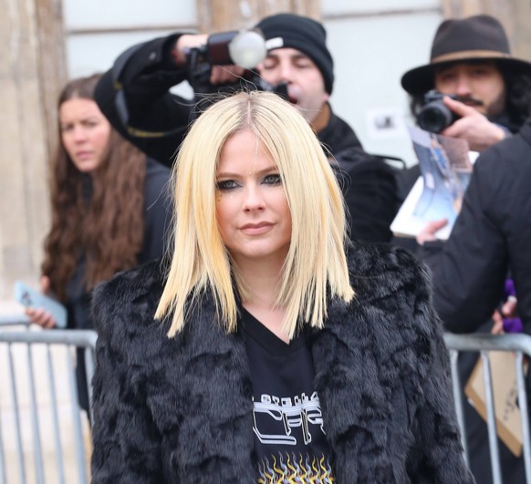 Defile Stella McCartney en presence de Avril Lavigne CELEBRITIES: Defile McCartney - Paris - 06/03/2023 JonathanRebboah/Panoramic PUBLICATIONxNOTxINxFRAxITAxBEL PESRK24022012