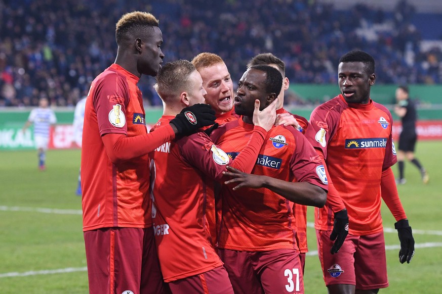 Aufsteiger SC Paderborn steht kurz vor dem Durchmarsch in die Bundesliga.