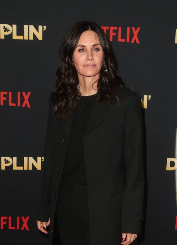 HOLLYWOOD, CA - DECEMBER 6: Courteney Cox, at the world premier of Dumplin at TCL Chinese 6 Theaters in Hollywood, California on December 6, 2018. PUBLICATIONxINxGERxSUIxAUTxONLY Copyright: xFayexSado ...