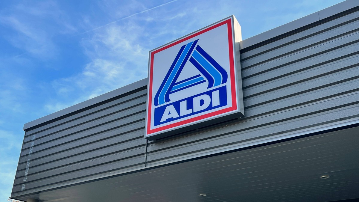 Außenwerbung ALDI Nord *** Outdoor advertising ALDI North Copyright: xmix1x