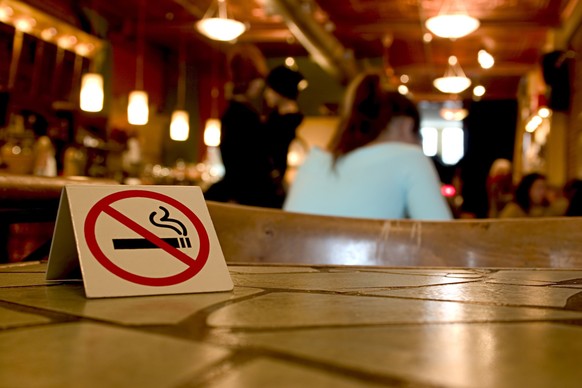 In anderen Länder sind die Regelungen zum Rauchen viel strenger.