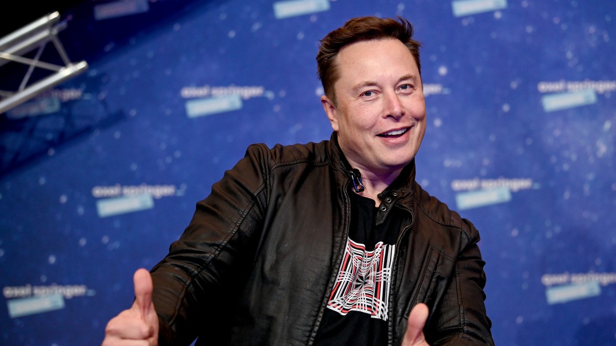 ARCHIV - 01.12.2020, Berlin: Elon Musk, Chef der Weltraumfirma SpaceX und Tesla-CEO, kommt zur Preisverleihung des Axel Springer Award. (zu dpa