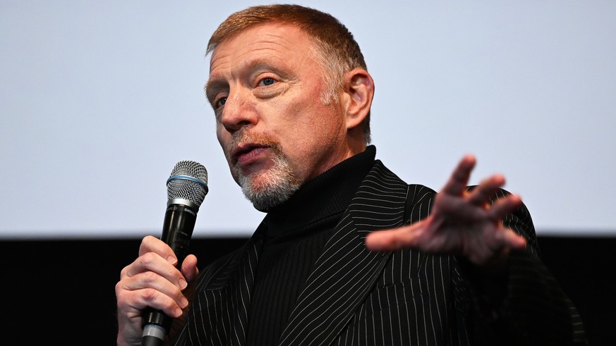 ARCHIV - 19.02.2023, Berlin: Boris Becker, ehemaliger Tennis-Profi und Protagonist, spricht bei der Bühnenpräsentation zum Film &quot;Boom! Boom! The World vs. Boris Becker&quot; im Rahmen der Berlina ...