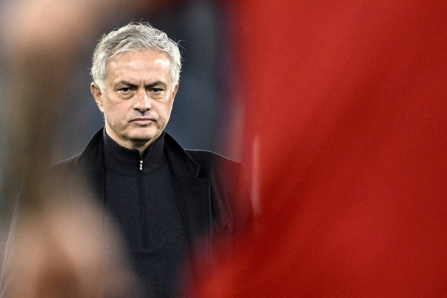 Sport Bilder des Tages Jose Mourinho coach of AS Roma attends ther warm up during the Italy cup football match between SS Lazio and AS Roma at Olimpico stadium in Rome Italy, January 10th, 2024. Andre ...