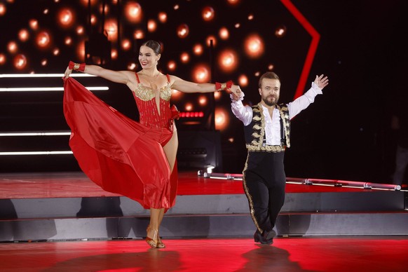 Tänzerin Renata Lusin und Leichtathlet Mathias Mester bei der Tanzshow Let s Dance: DIE LIVE-TOUR 2022 - Das Original - Live. Mitreißend. Unvergesslich. in der Lanxess-Arena. Köln, 06.11.2022 NRW Deut ...