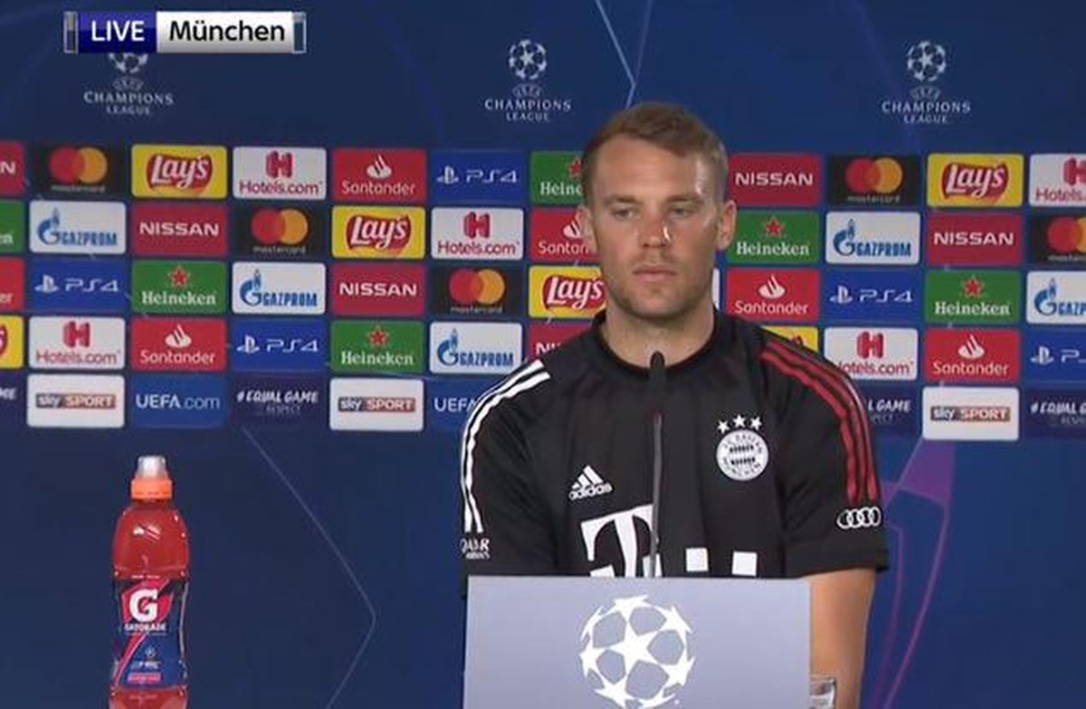 Manuel Neuer bei der Pressekonferenz vor dem Chelsea-Spiel am Samstag.