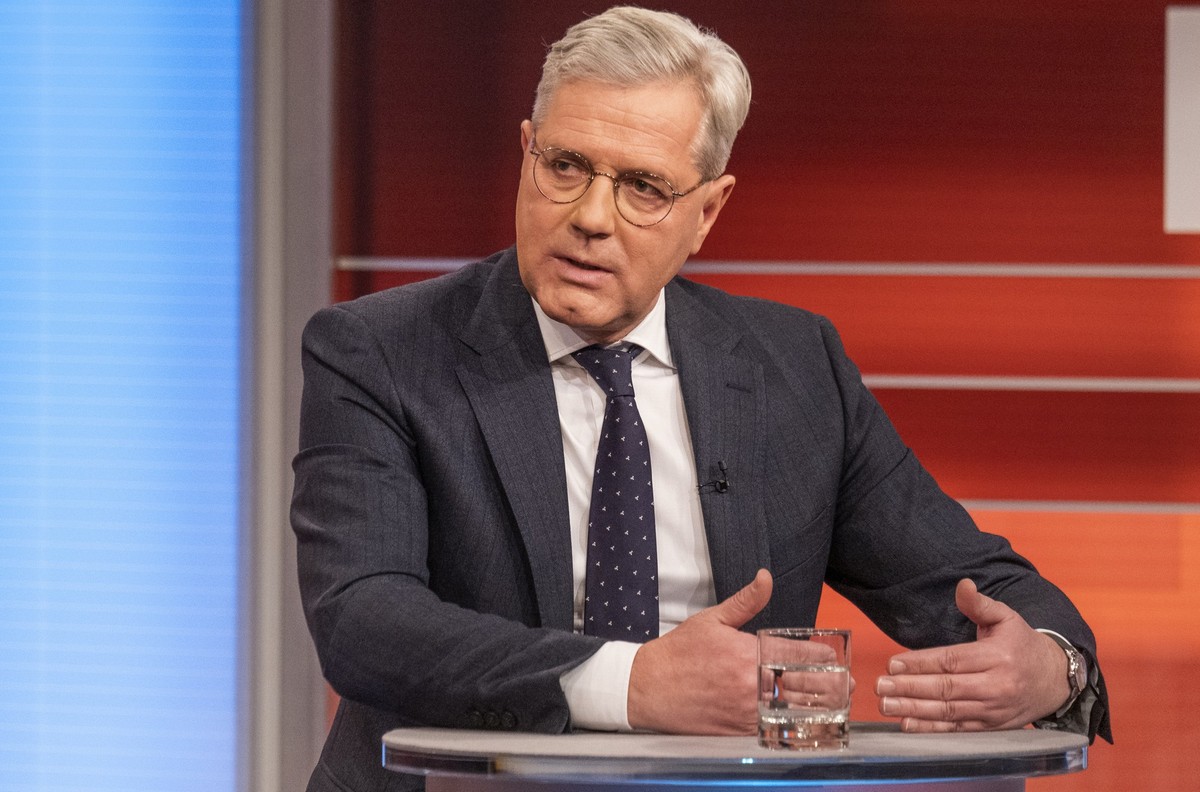 ARD/WDR HART ABER FAIR, "Neue Regierung, altes Problem: Aufbruch im Schatten von Corona", am Montag (29.11.21) um 21:00 Uhr im ERSTEN.
Zu Gast bei Frank Plasberg: Norbert Röttgen, (CDU, Bund ...