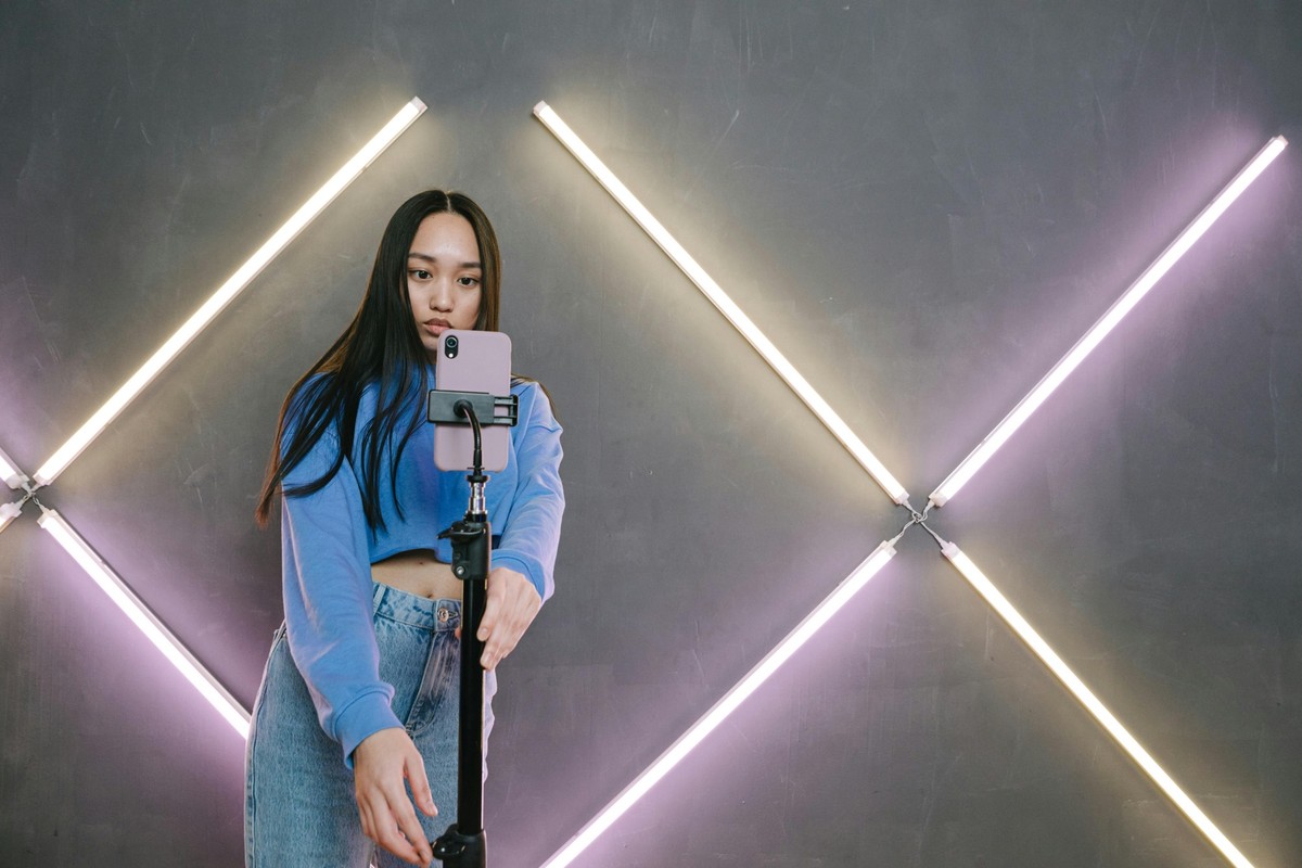 Smartphone Social Media Teenager Handy Streaming Tiktok Gen Z