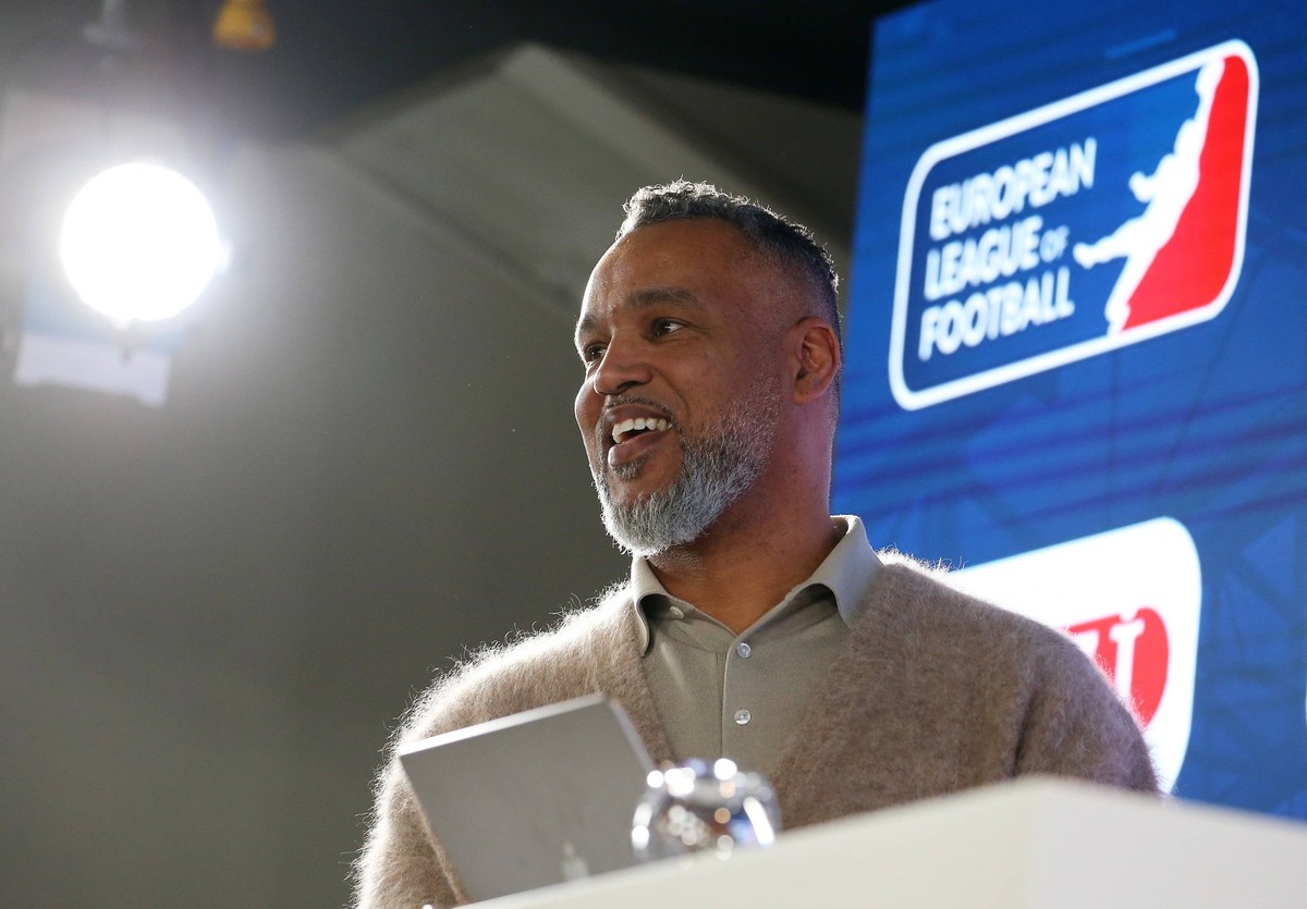 BAU// 23.01.2025 Stuttgart Fu�ball VfB Stuttgart Medien-Kick-off zum ELF Championship Game, Patrick Esume Der Commissioner der ELF *** BAU 23 01 2025 Stuttgart Football VfB Stuttgart Media Kick off fo ...